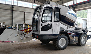 HMC400 Self-loading Concrete Mixer